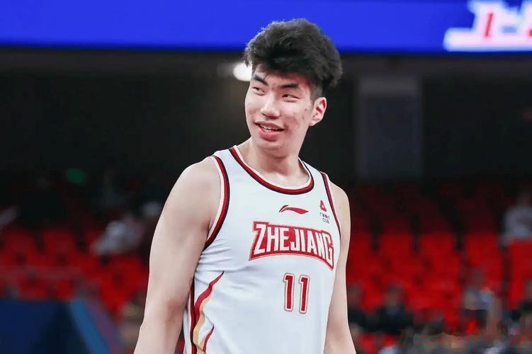 开云体育官方网站：退出决赛，余嘉豪连夜出国，原因找到，郭士强协调，广东冠军稳了