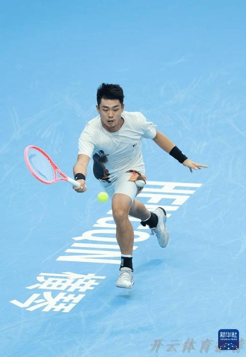 开云官网:吴易昺2-1商竣程 首进全运会网球男单决赛即夺冠 开云官网:吴易昺2-1商竣程 首进全运会网球男单决赛即夺冠